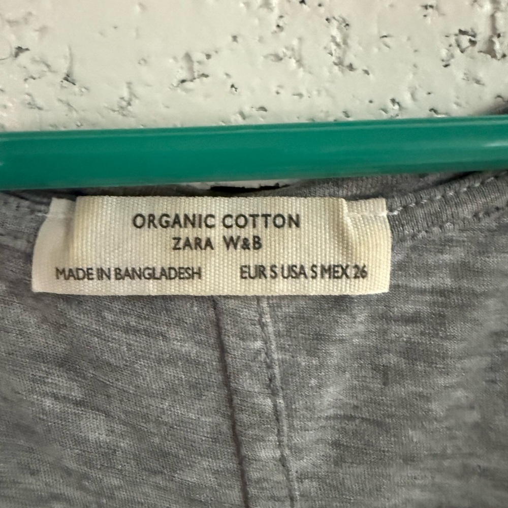 ZARA Grey Cropped Tee in Size Small - Picture 3 of 3